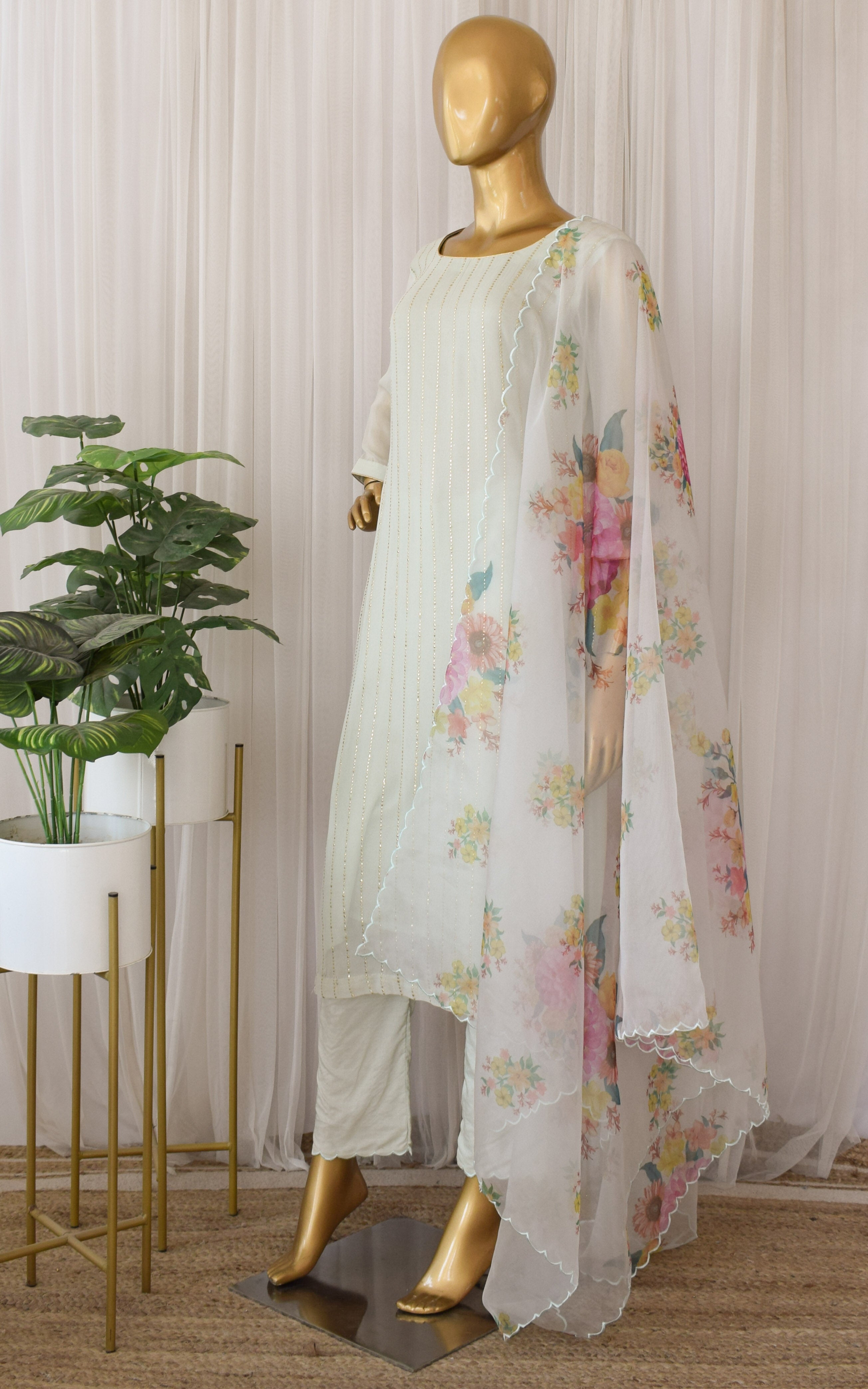 Off White Mukaish Kurta Set with Organza Dupatta