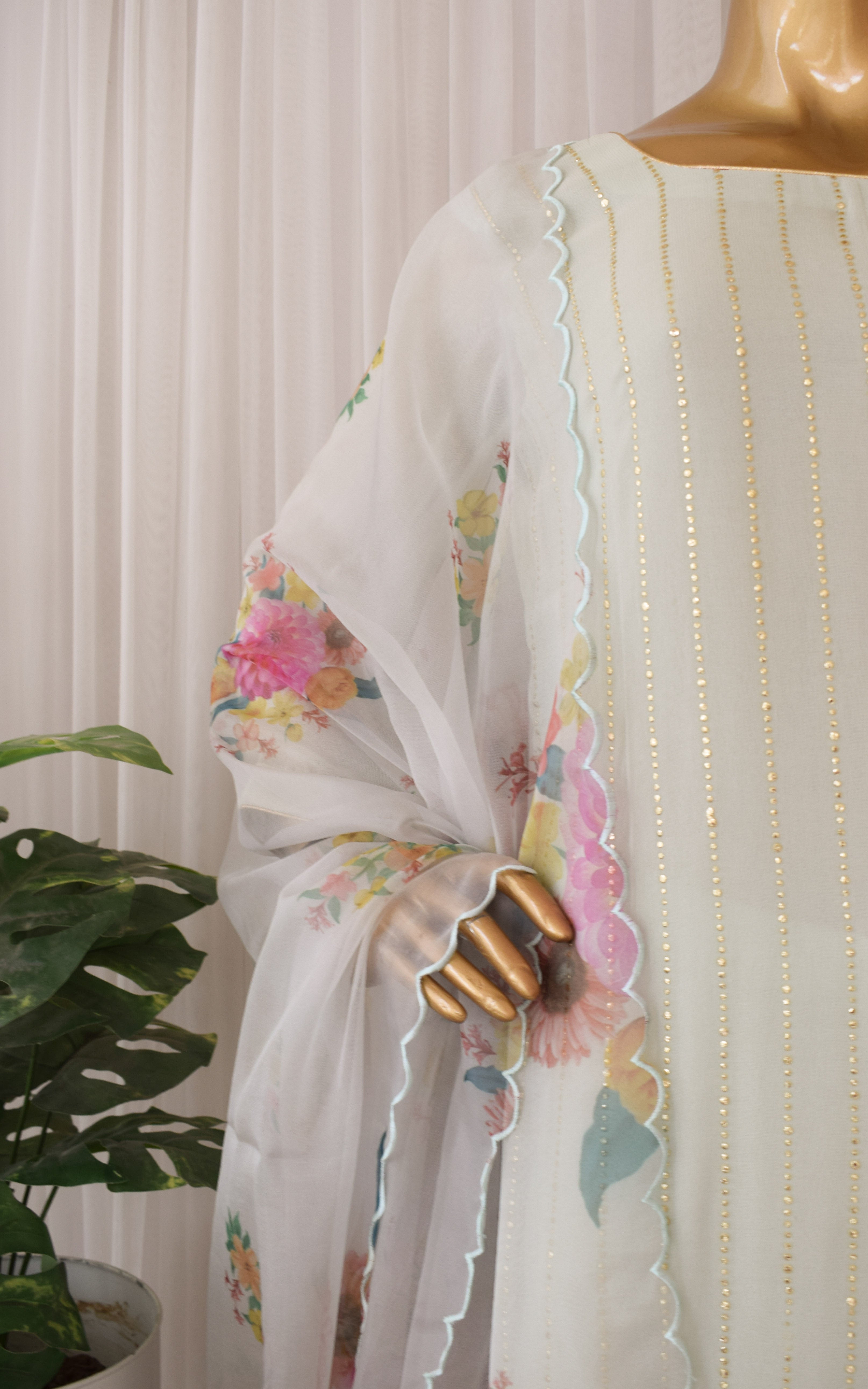 Off White Mukaish Kurta Set with Organza Dupatta