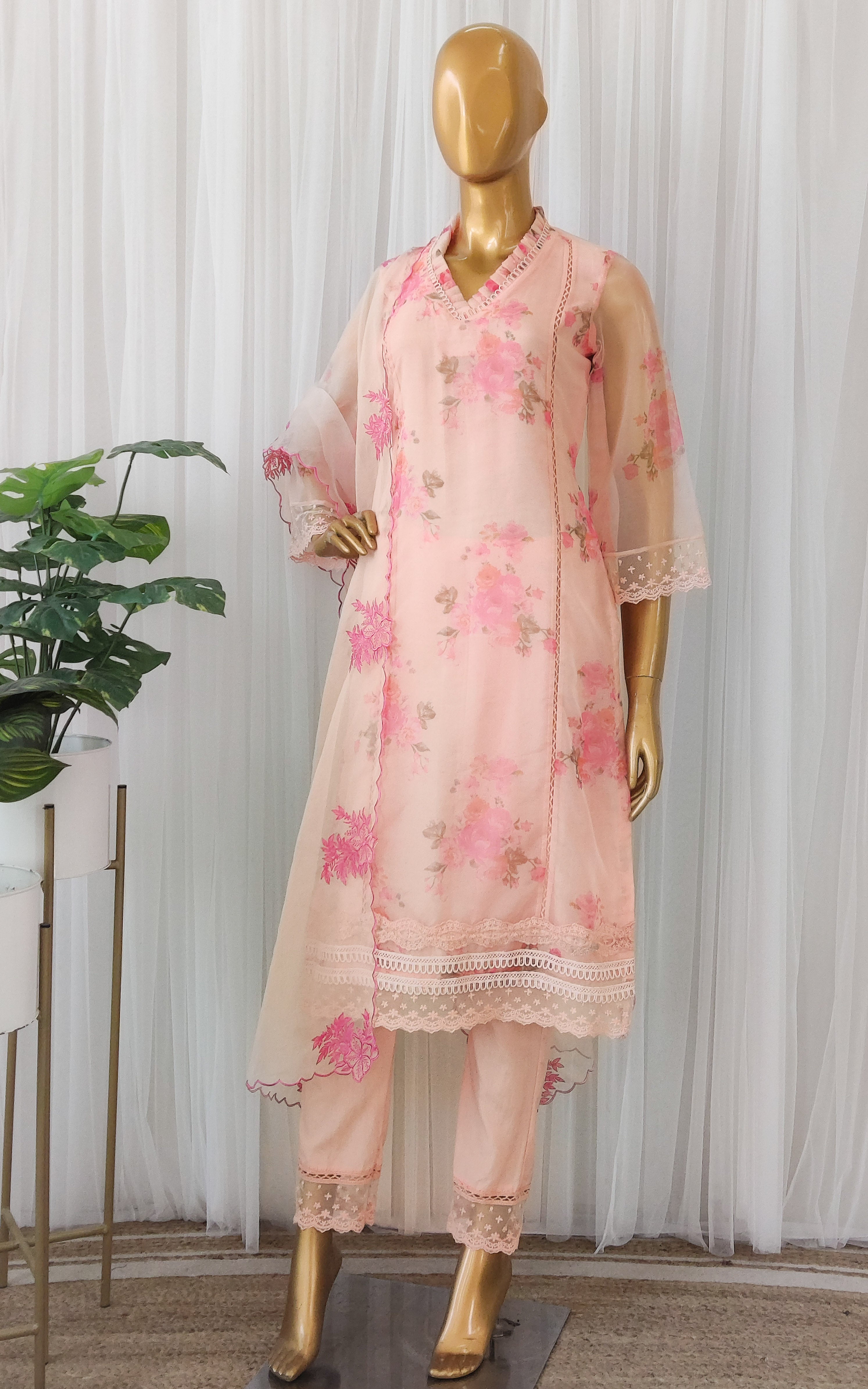 Cream Floral Organza Kurta Set with Embroidered Dupatta