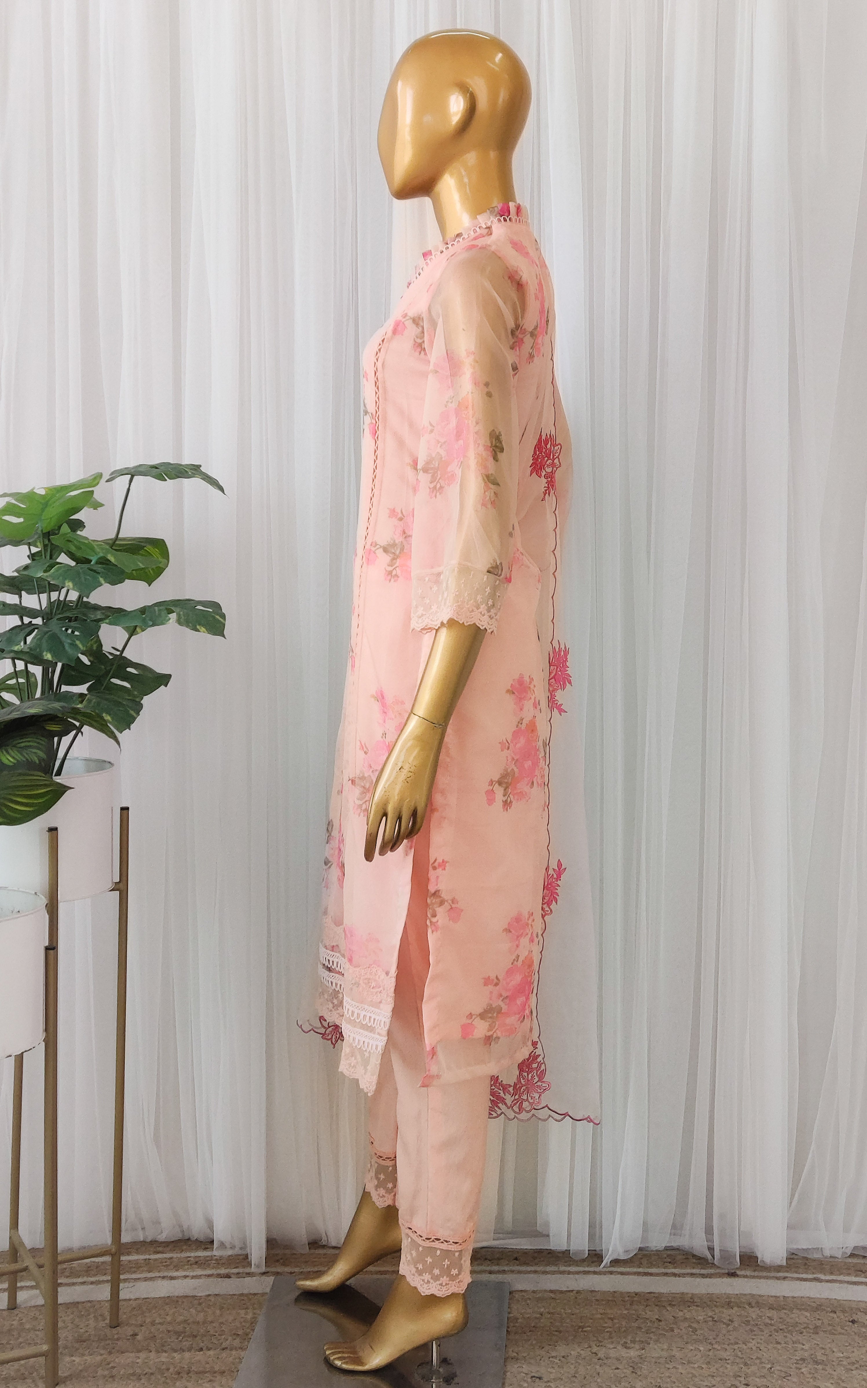 Cream Floral Organza Kurta Set with Embroidered Dupatta