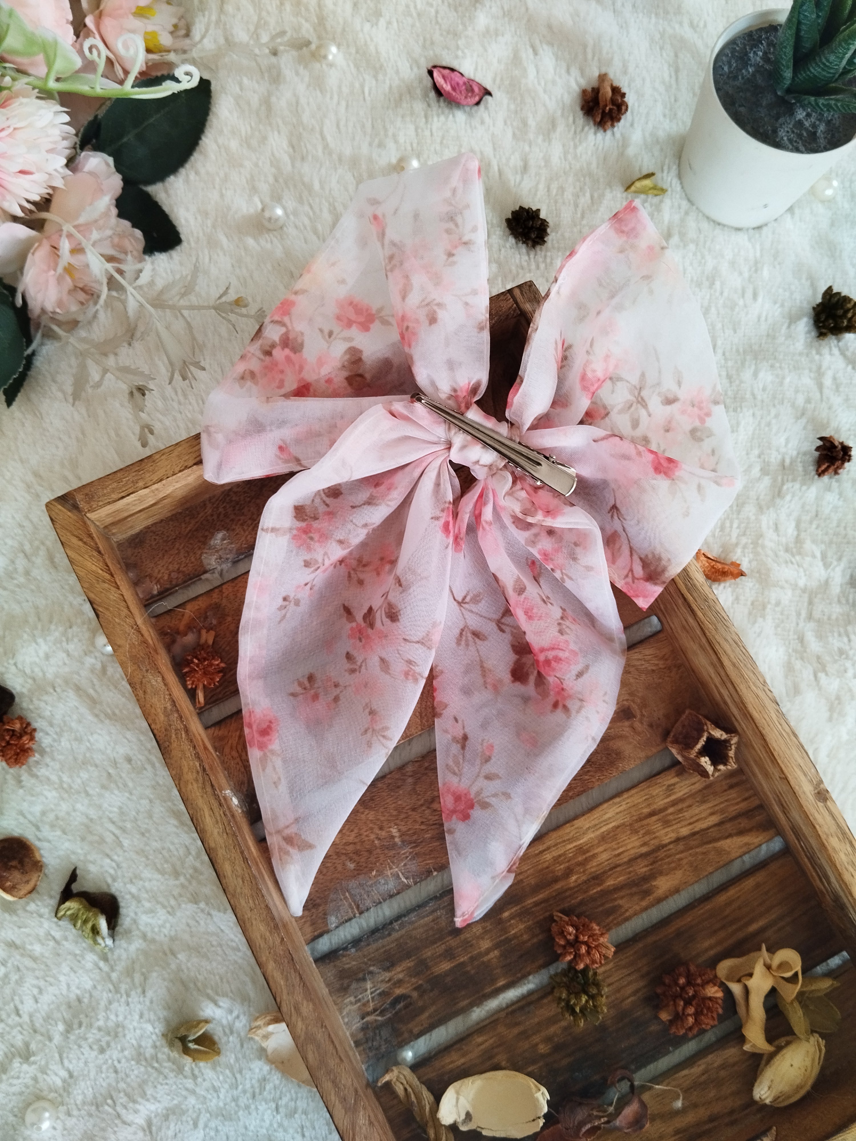 White Floral Organza Short Bow