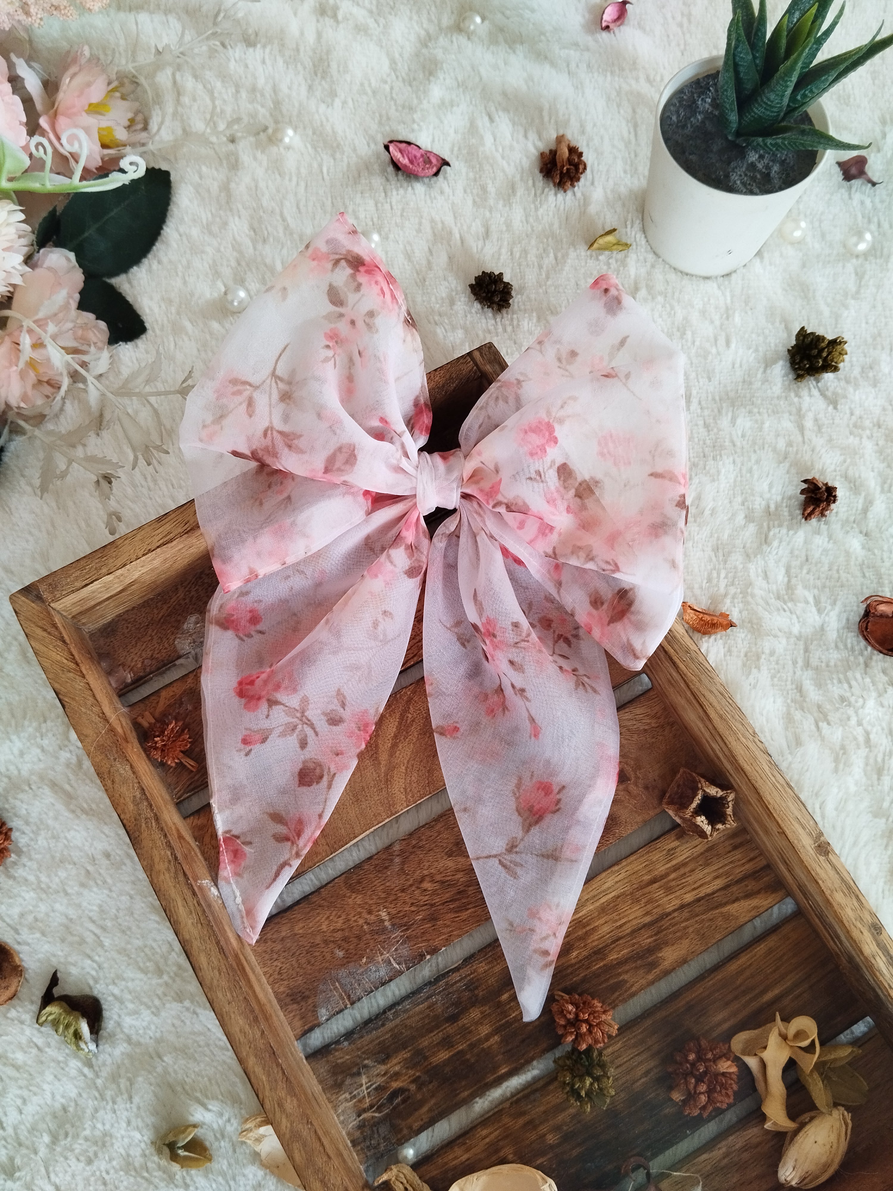 White Floral Organza Short Bow
