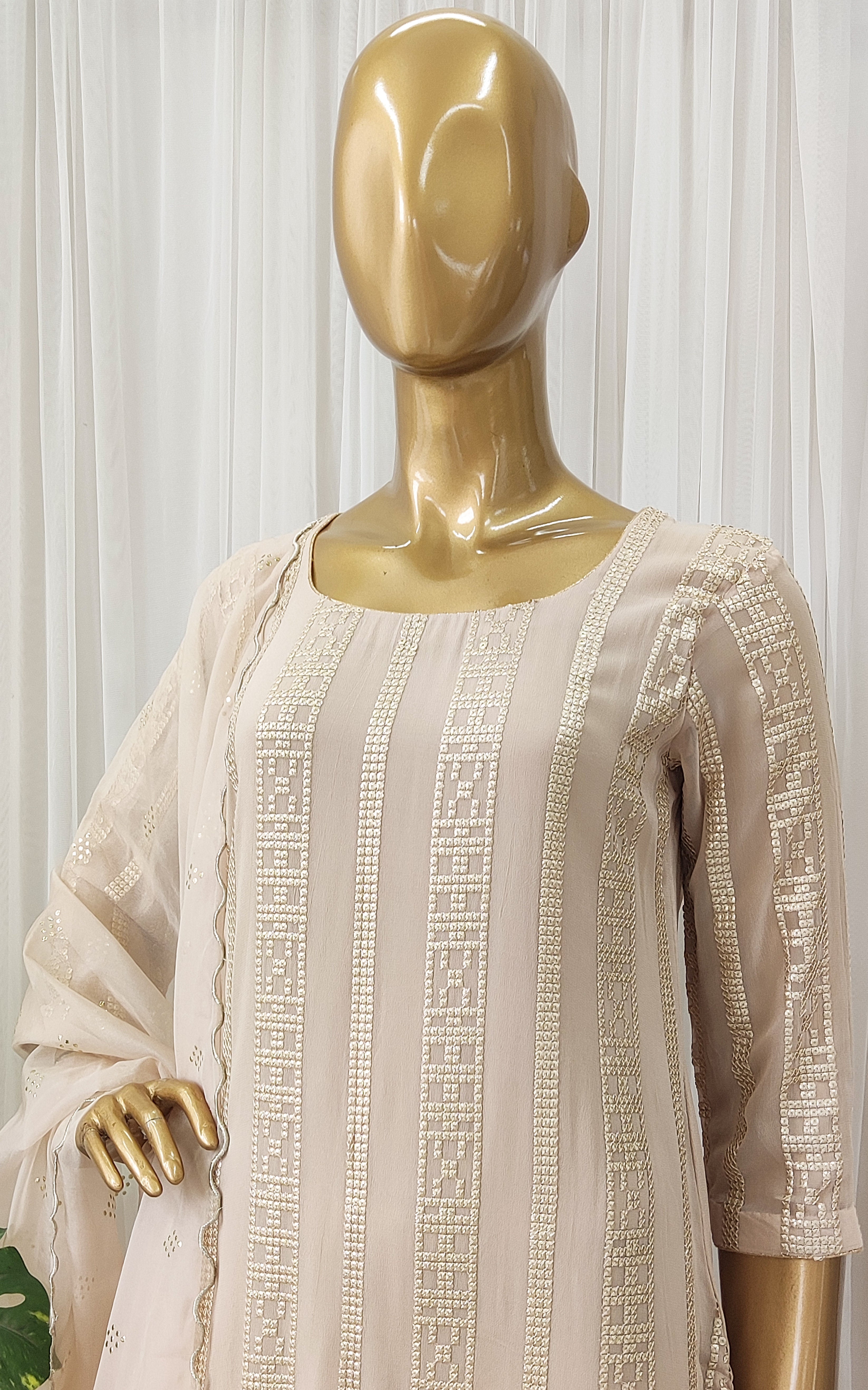 Cream Kurta Pant Set with Organza Dupatta