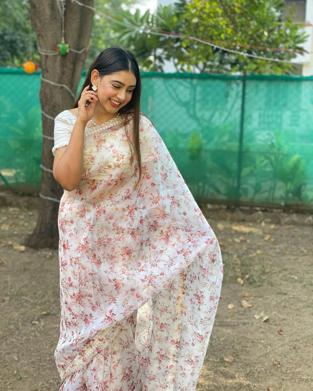 Niti Taylor White Floral Organza Saree