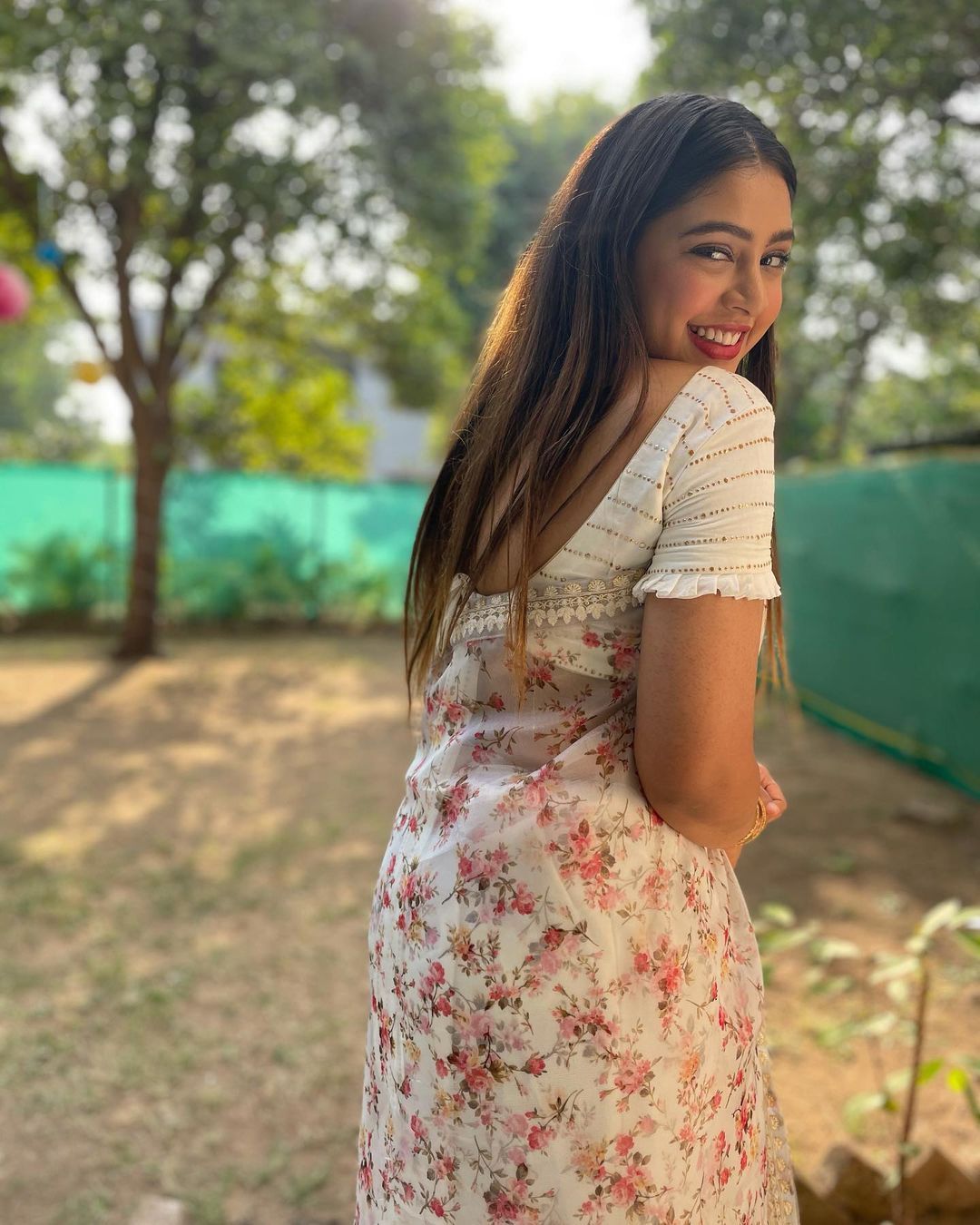 Niti Taylor White Floral Organza Saree