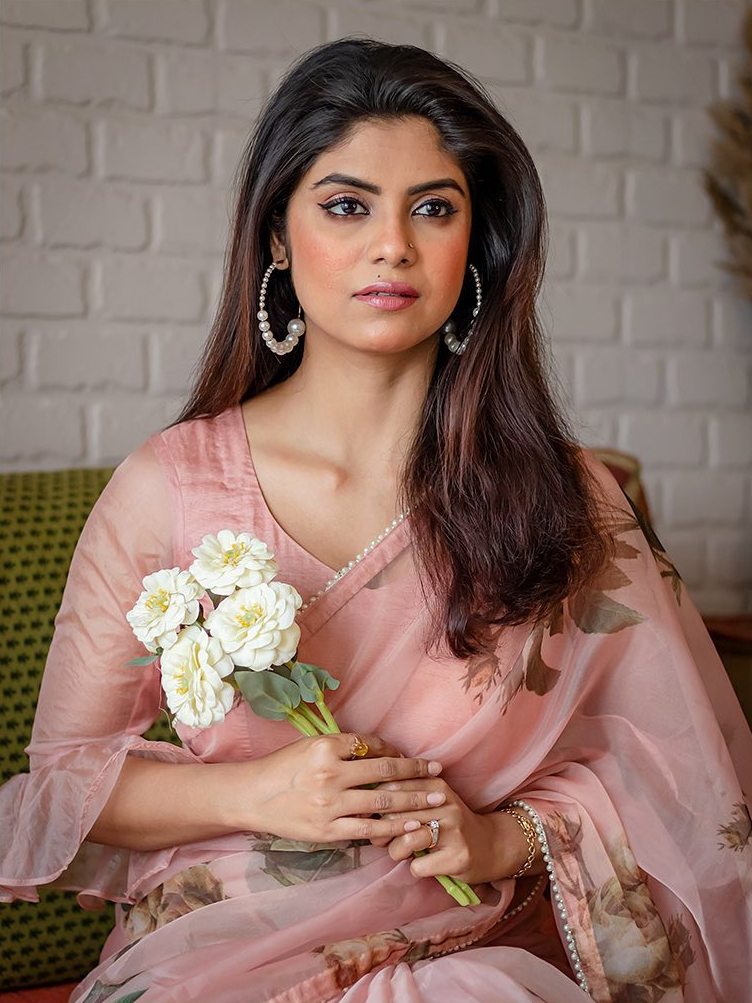 Mugdha Chaphekar Peach Floral Organza Saree