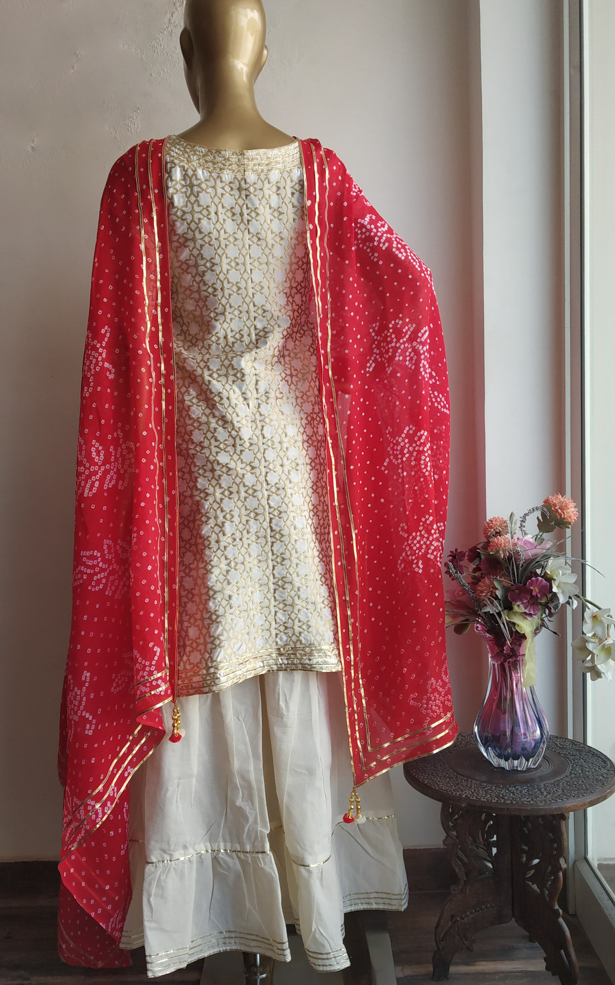 Buy Red Pure Georgette Bandhej Dupatta Online at LabelKanupriya.