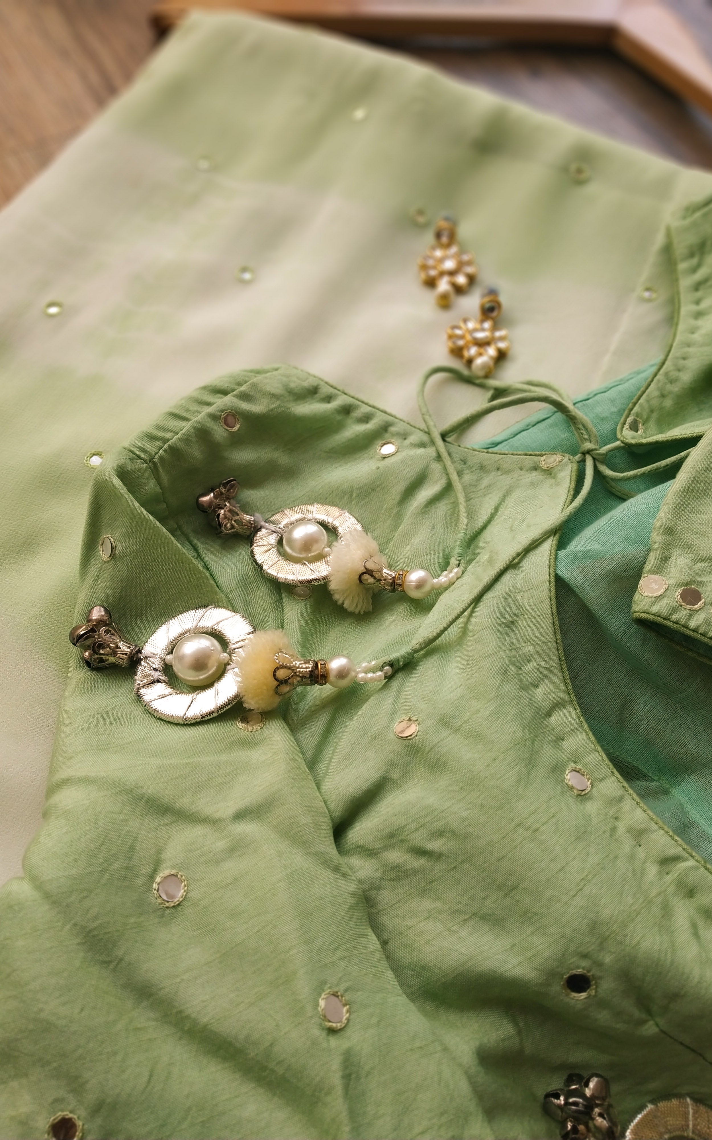 Buy Pastel Green Shibori Mirrorwork Saree Online at LabelKanupriya.