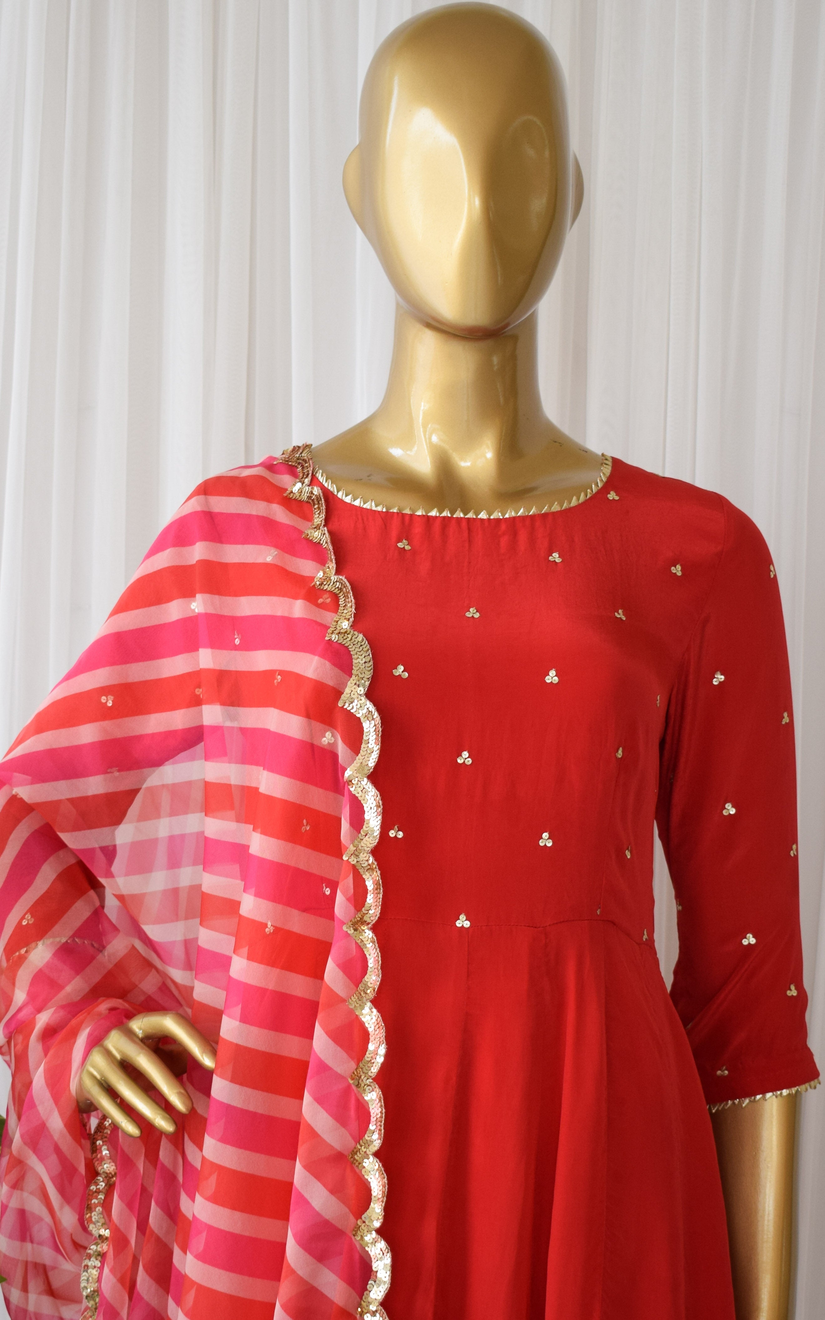 Red Crepe Kurta & Salwar Set With Leheriya Dupatta
