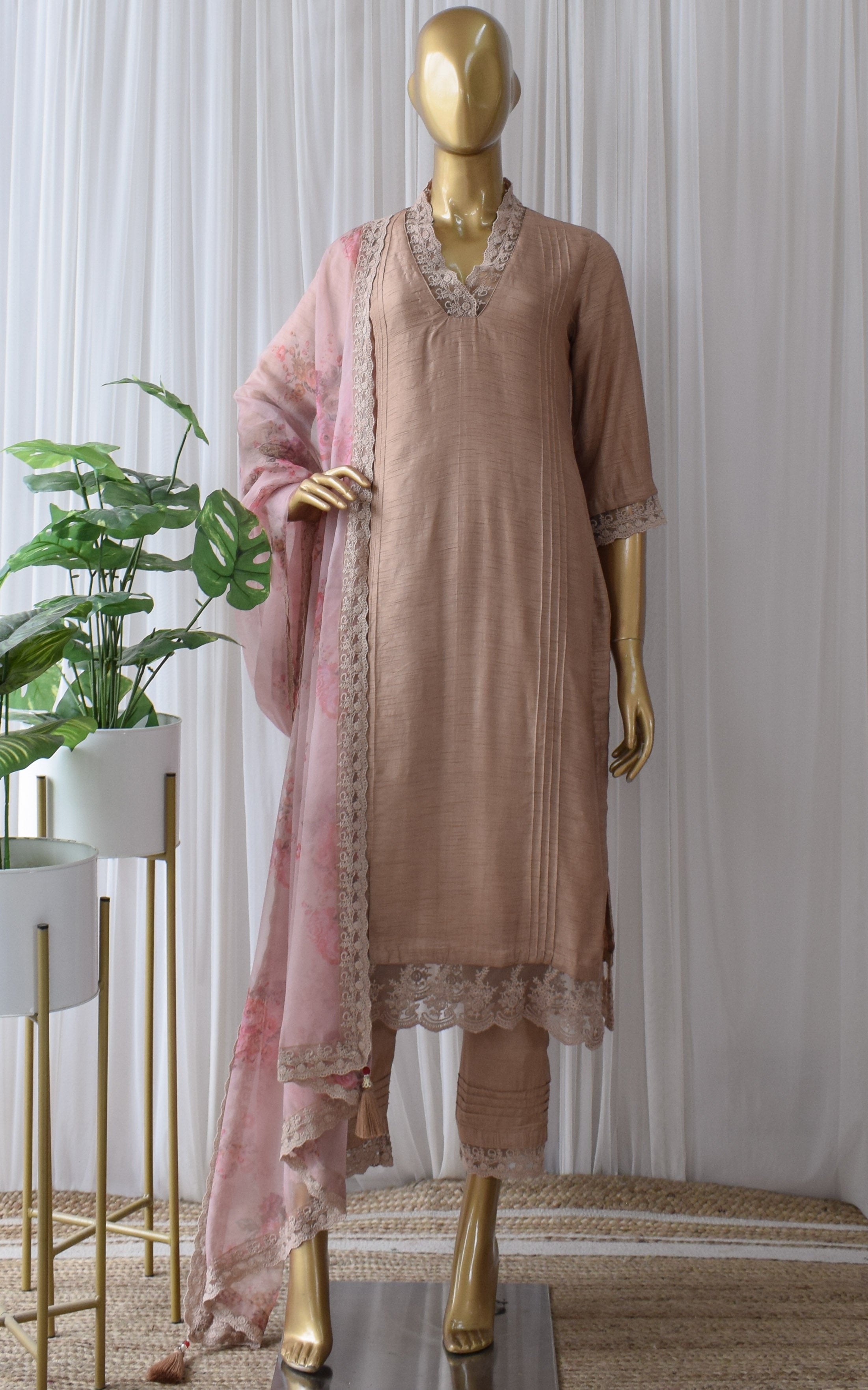 Deepa Dusty Pink Kurta Pant Set with Organza Dupatta