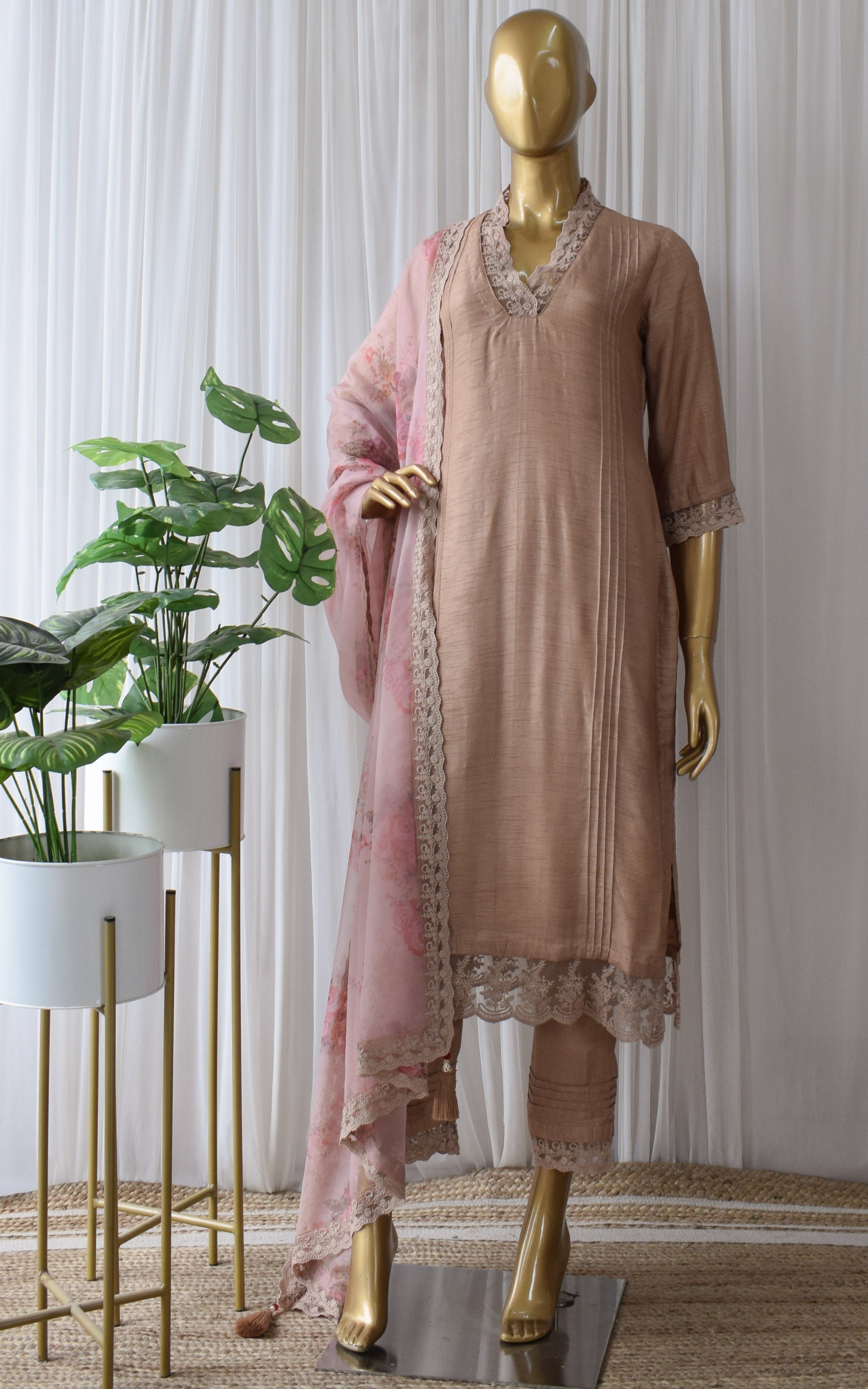Deepa Dusty Pink Kurta Pant Set with Organza Dupatta