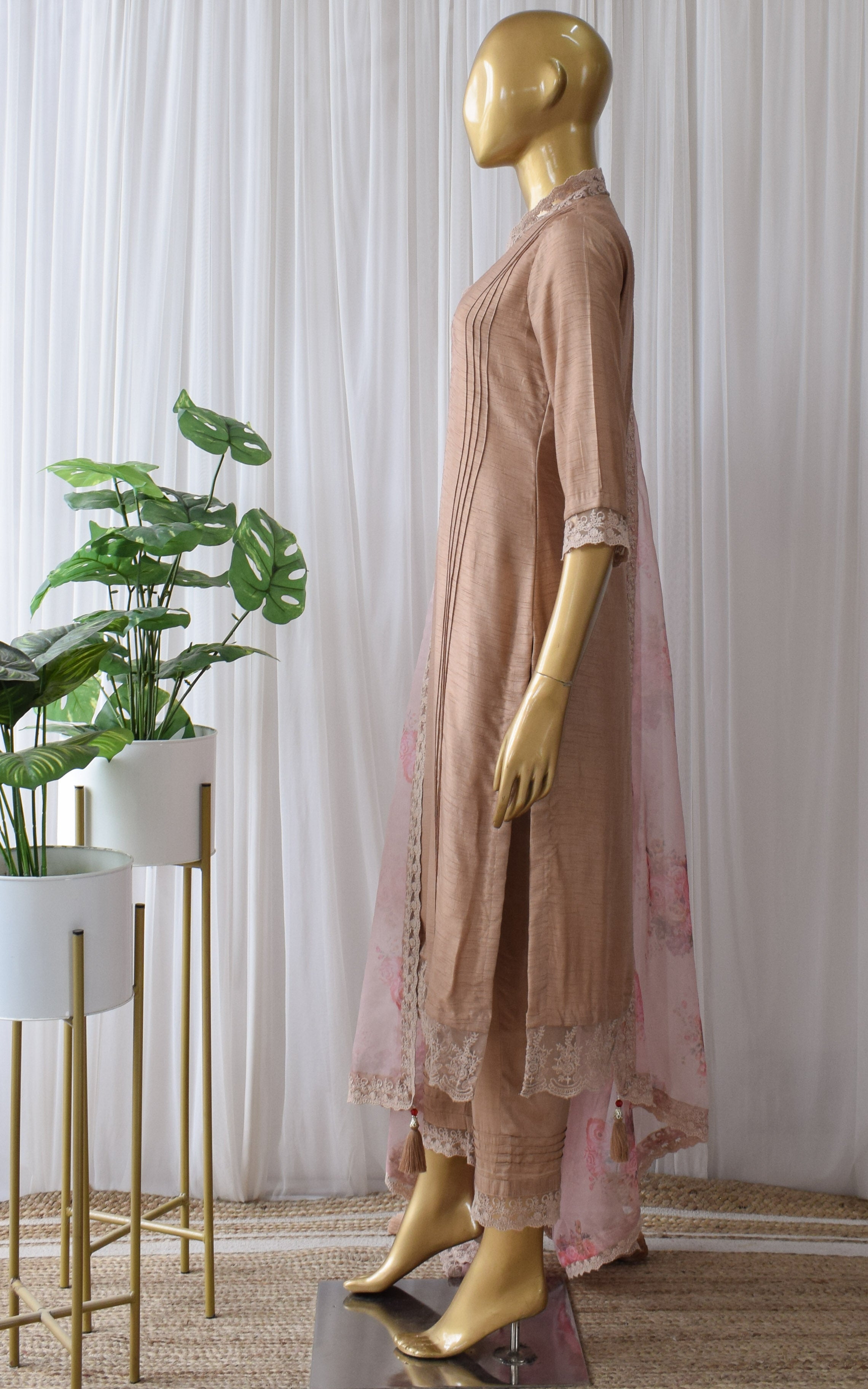 Deepa Dusty Pink Kurta Pant Set with Organza Dupatta