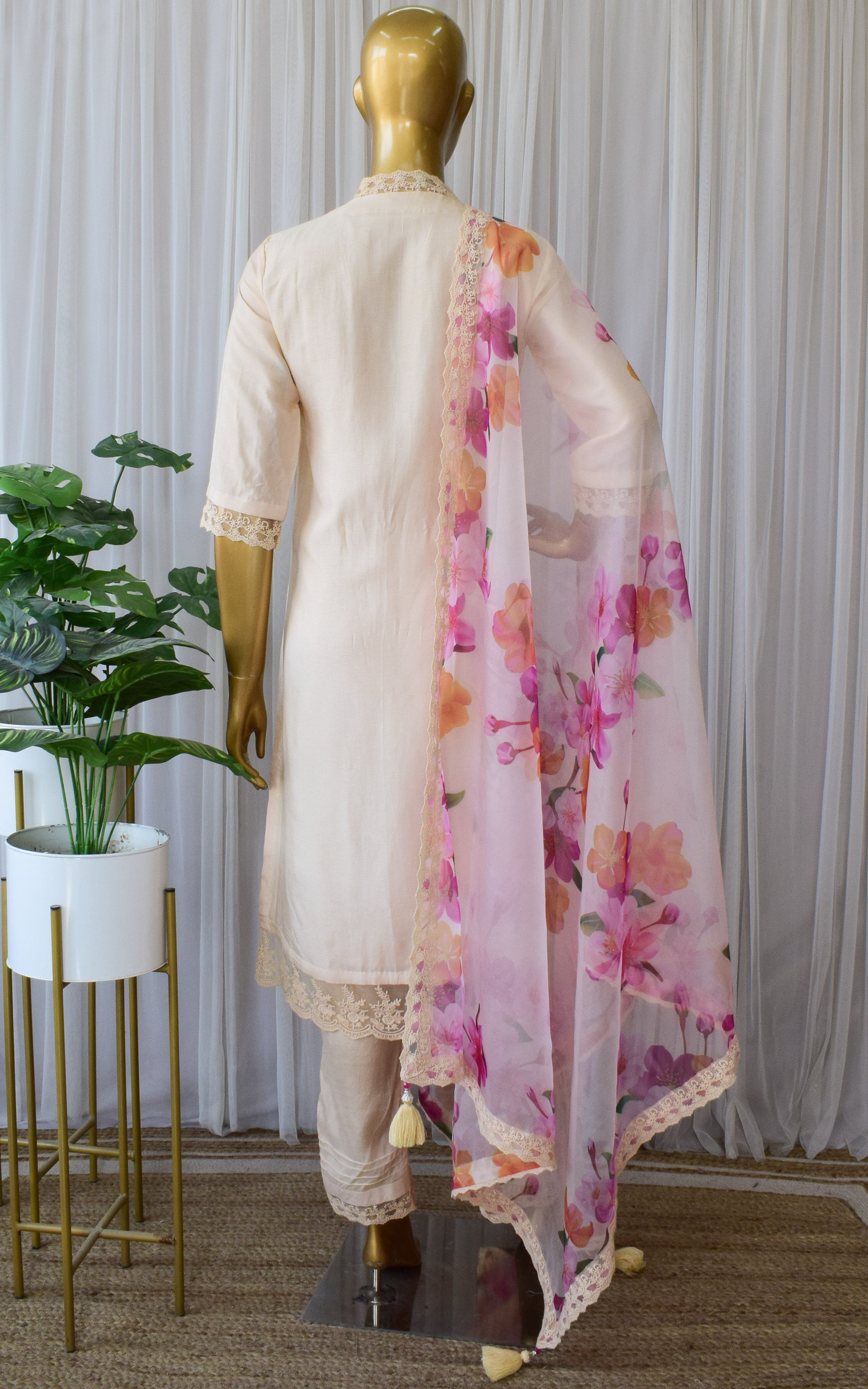 Bloom Floral Kurta Pant Set With Organza Dupatta