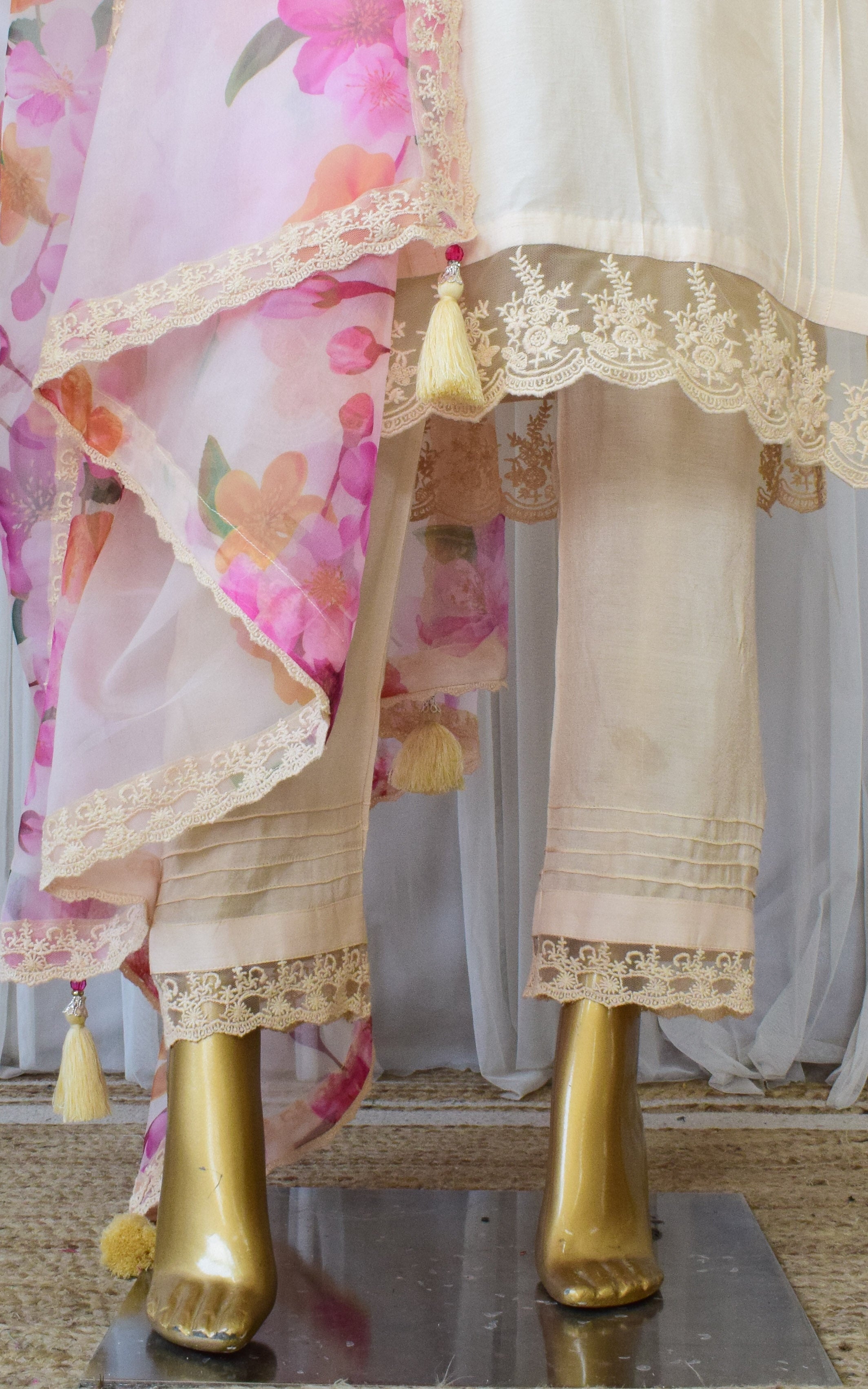 Bloom Floral Kurta Pant Set With Organza Dupatta