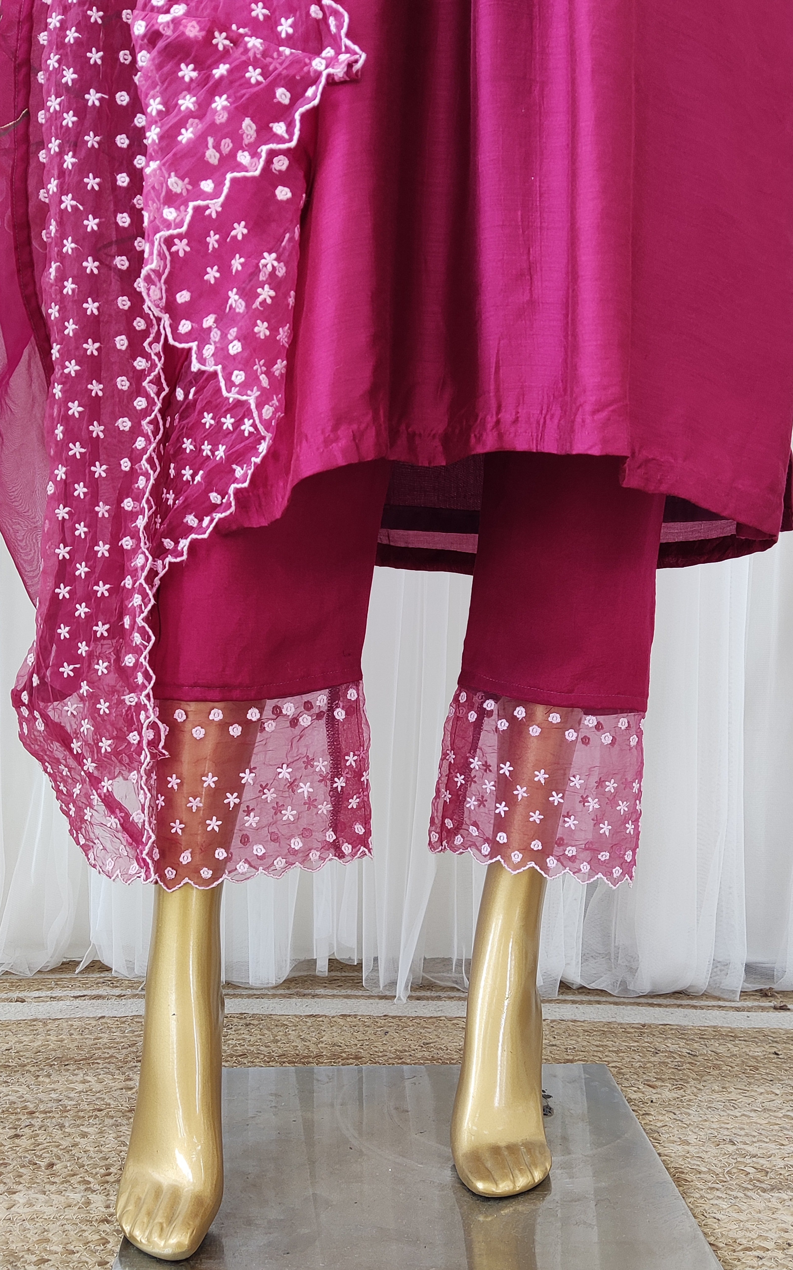 Wine Kurta Pant Set With Handpainted Organza Dupatta