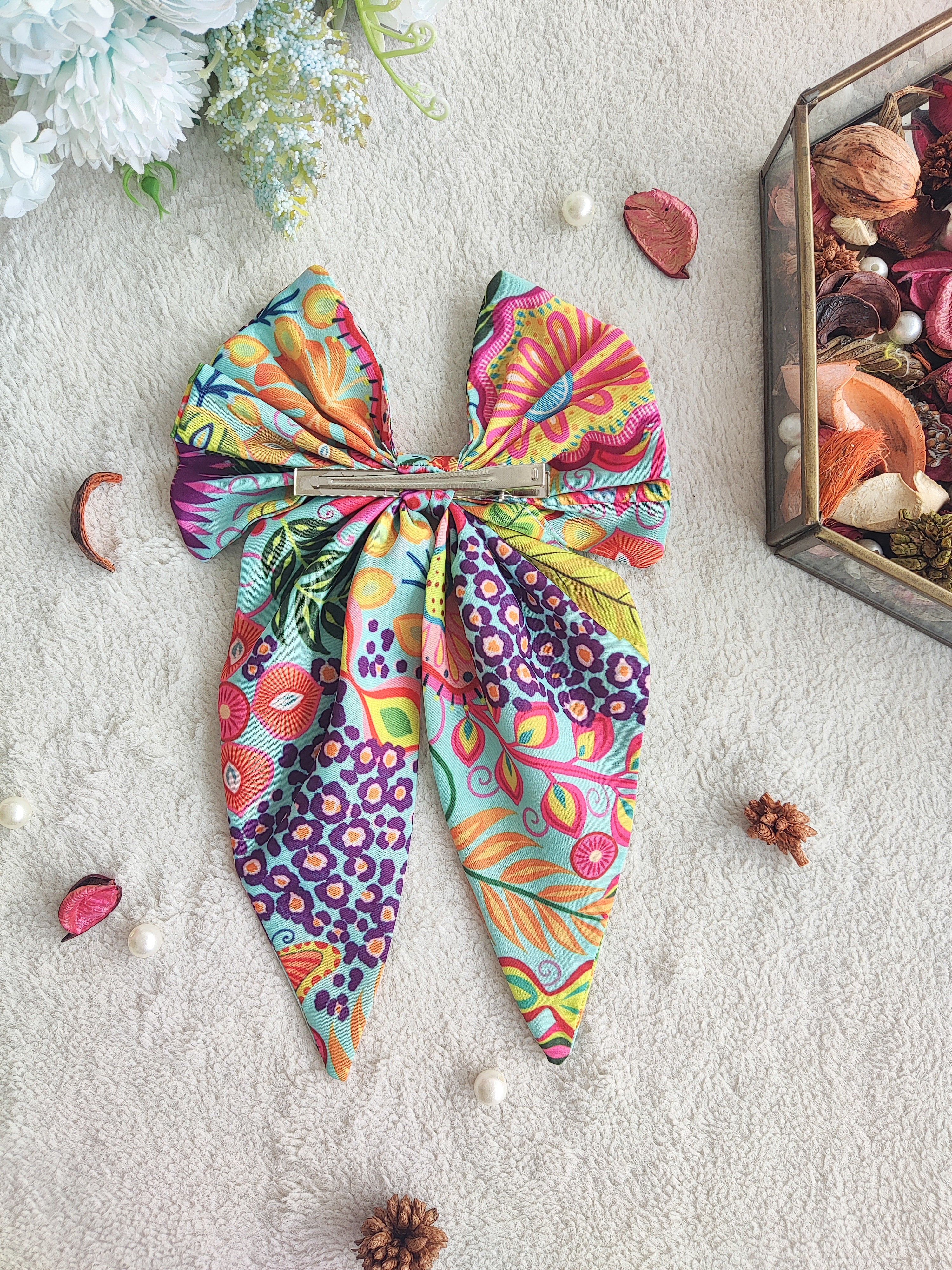 Sea Green Kitschy Printed Short Bow