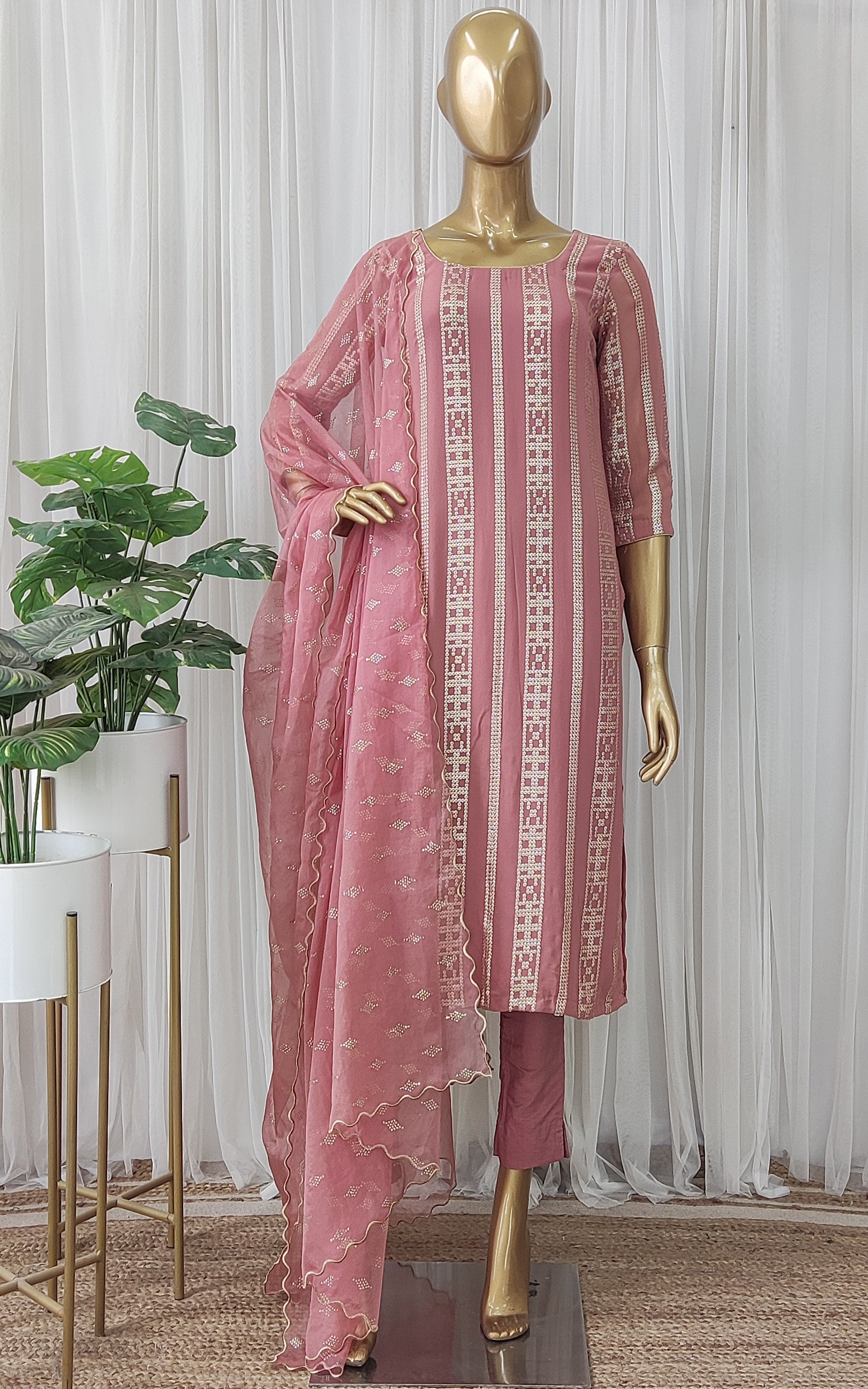 Onion Pink Kurta Pant Set with Organza Dupatta