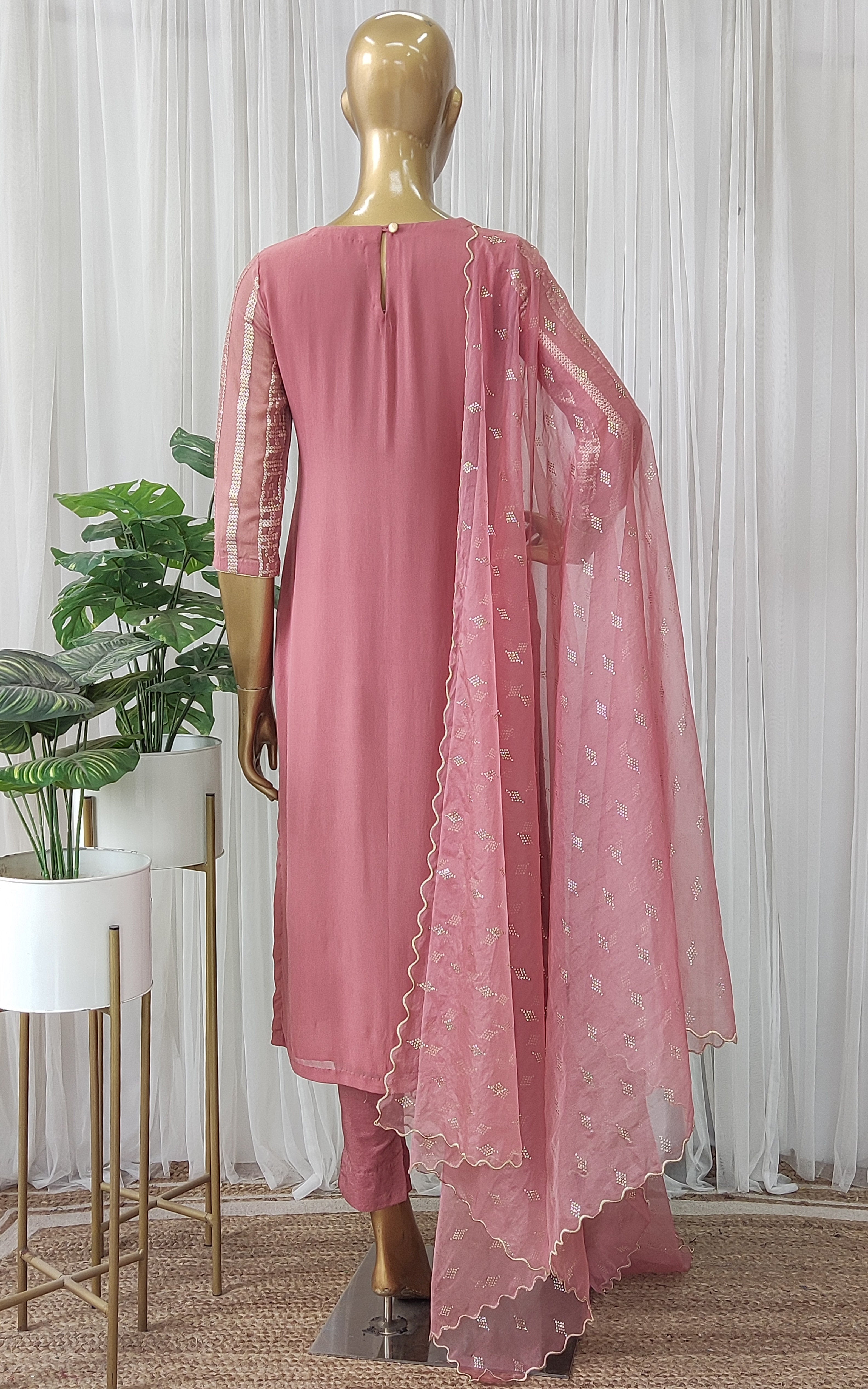 Onion Pink Kurta Pant Set with Organza Dupatta