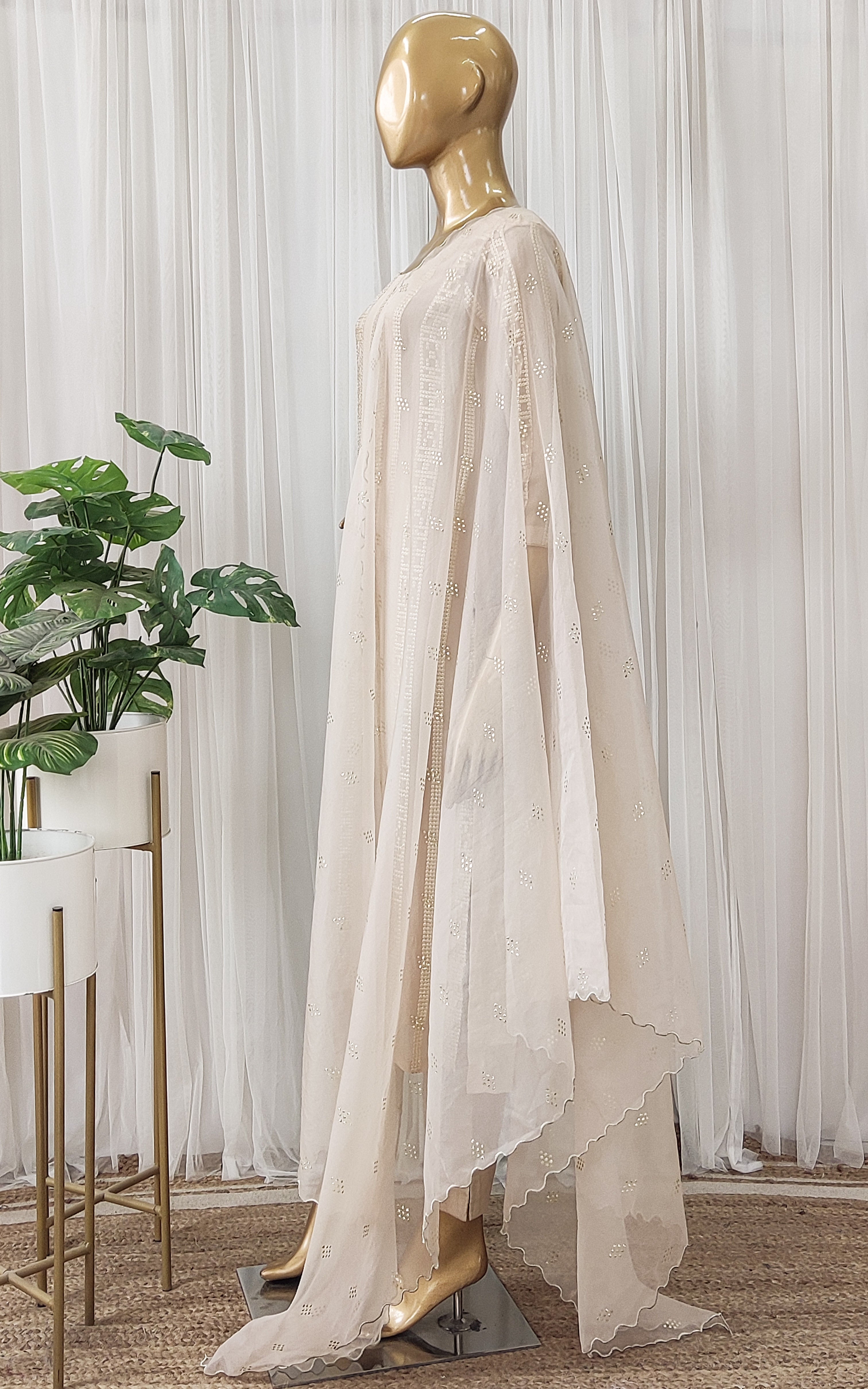 Cream Kurta Pant Set with Organza Dupatta