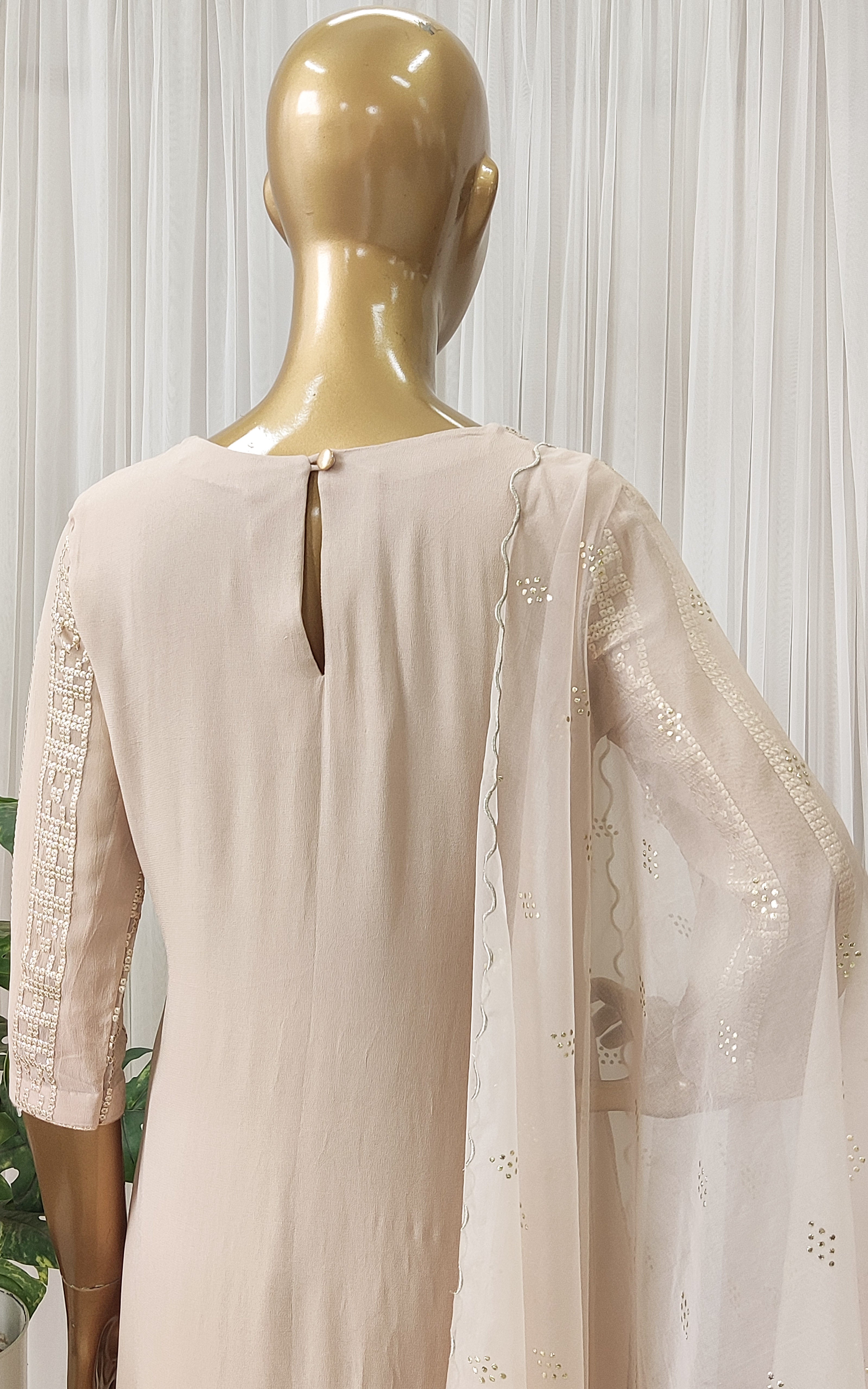 Cream Kurta Pant Set with Organza Dupatta
