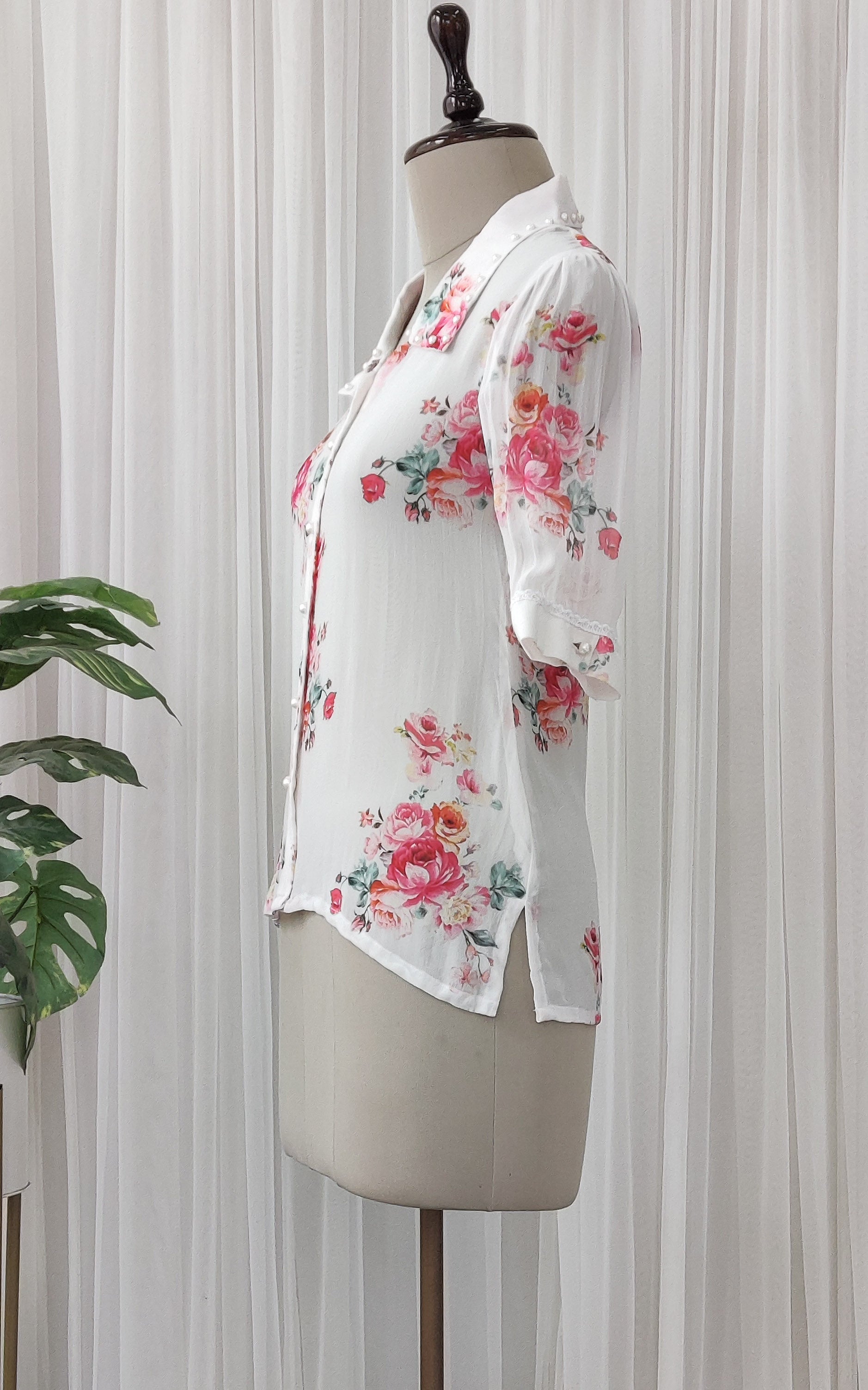 Off White Red Floral Georgetta Top
