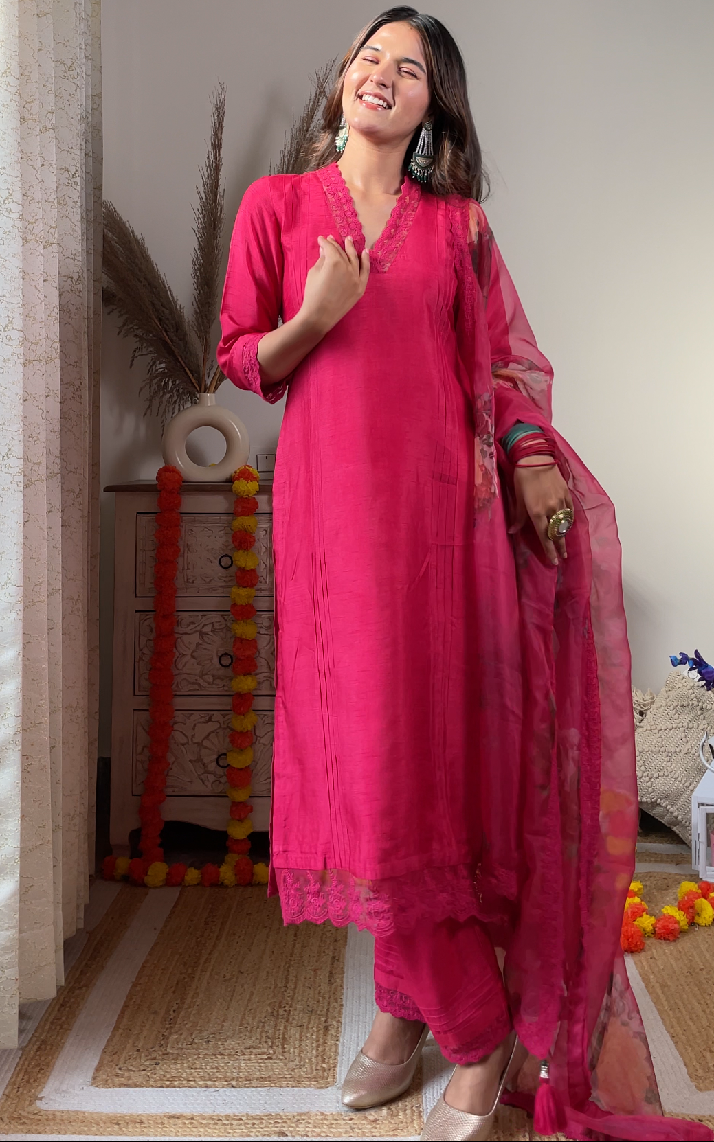 Swati Rathi Rani Kurta Pant Set With Floral Organza Dupatta
