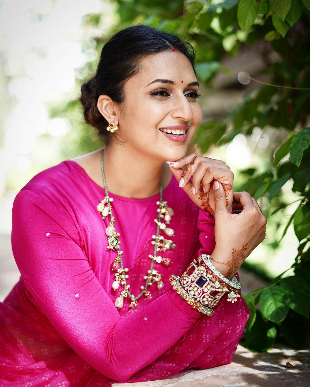Divyanka Tripathi Rani Bandhej Organza Saree With Lycra Blouse