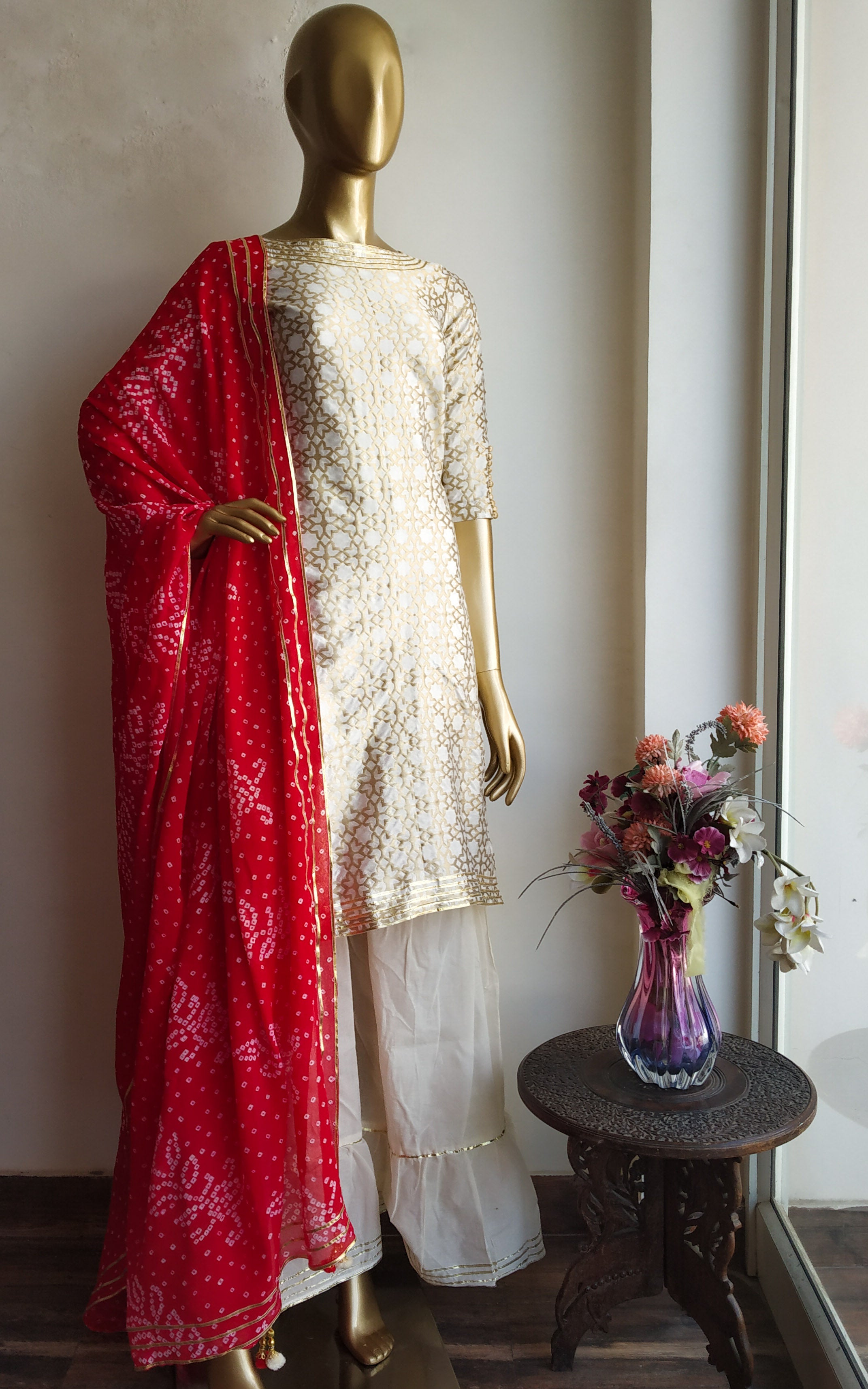 Buy Red Pure Georgette Bandhej Dupatta Online at LabelKanupriya.