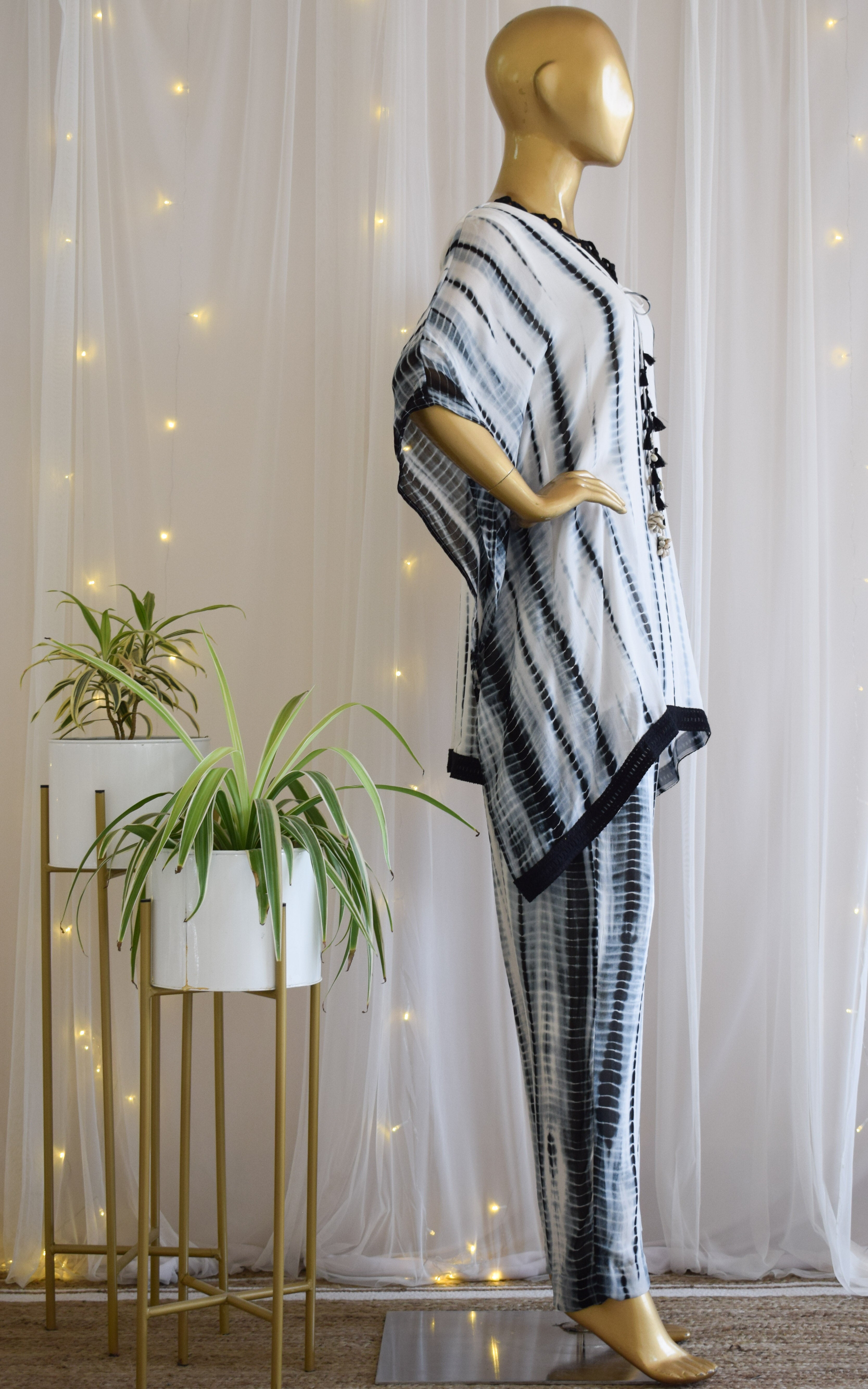 Rupali Ganguly Black & White Shibori Kaftan Co-ord Set