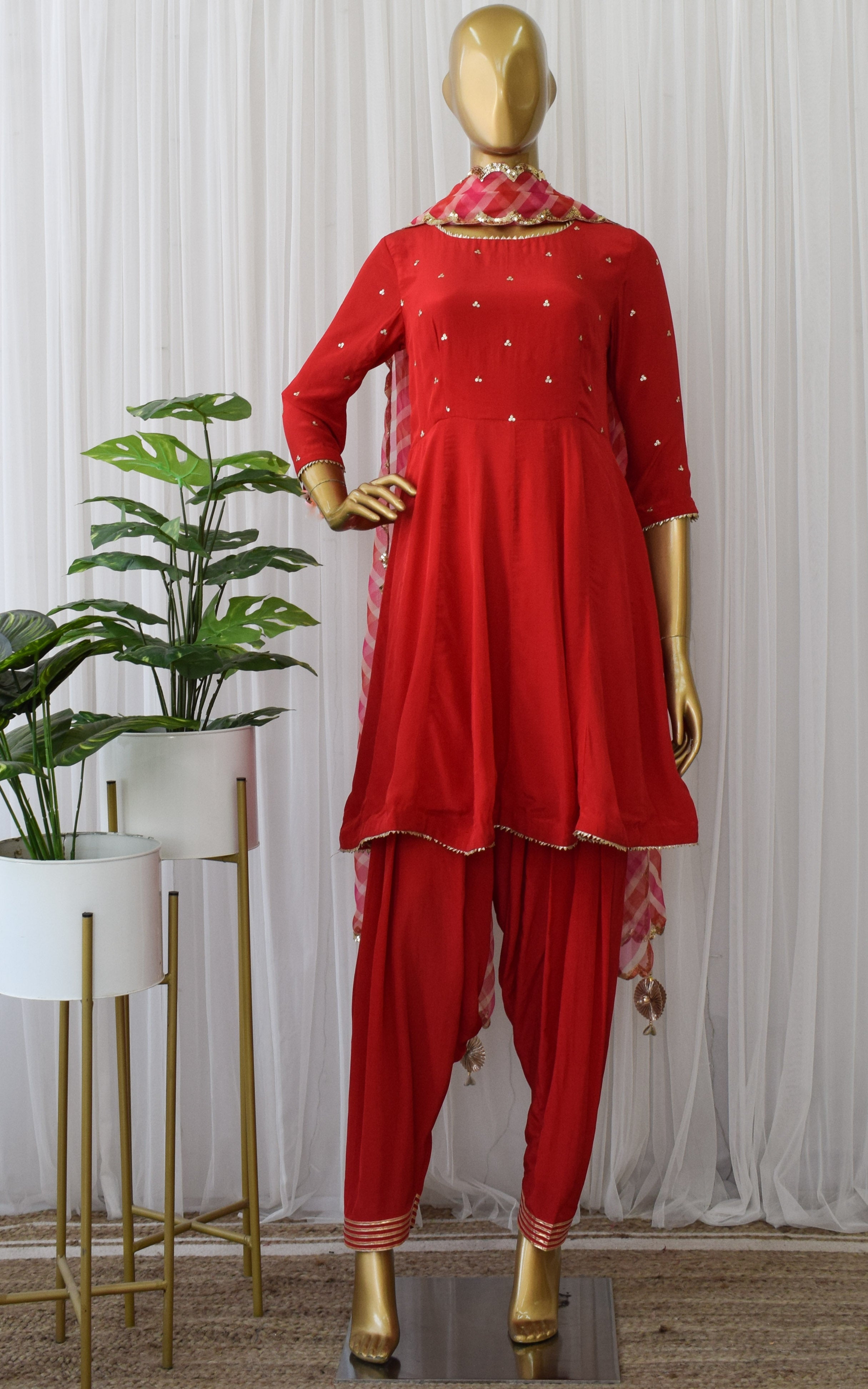 Red Crepe Kurta & Salwar Set With Leheriya Dupatta