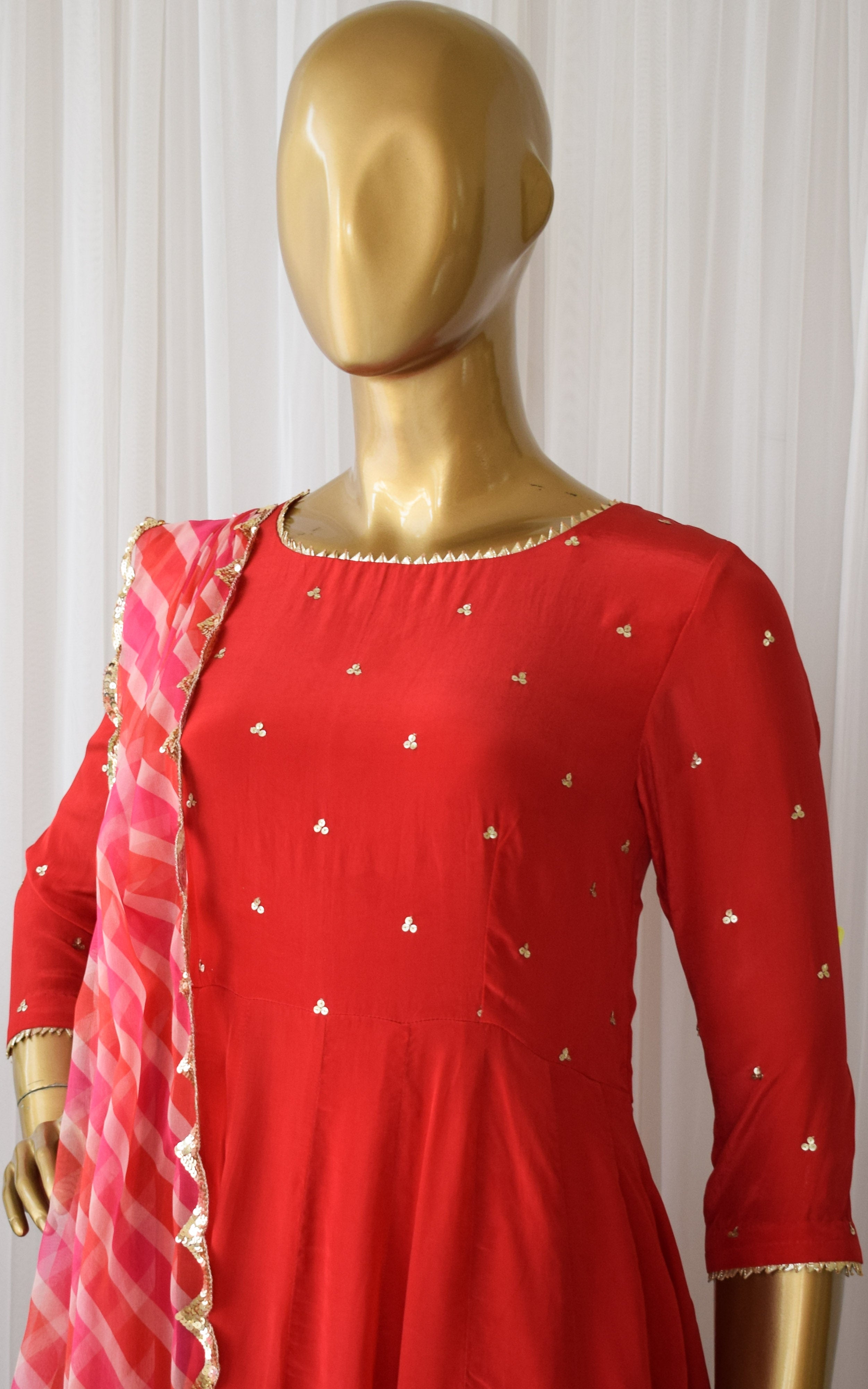 Red Crepe Kurta & Salwar Set With Leheriya Dupatta