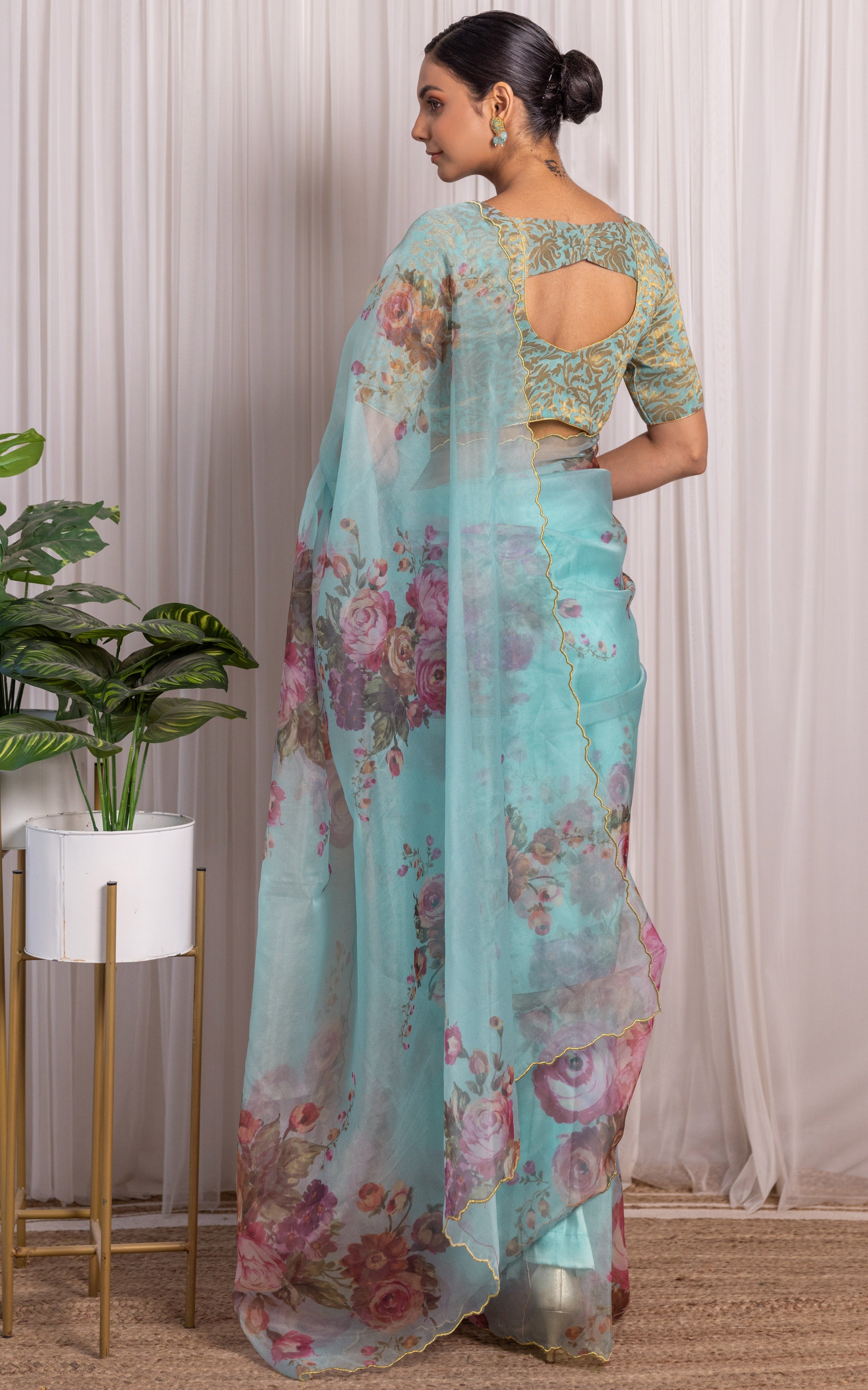 Ishita Dutta Sky Blue Floral Organza Saree